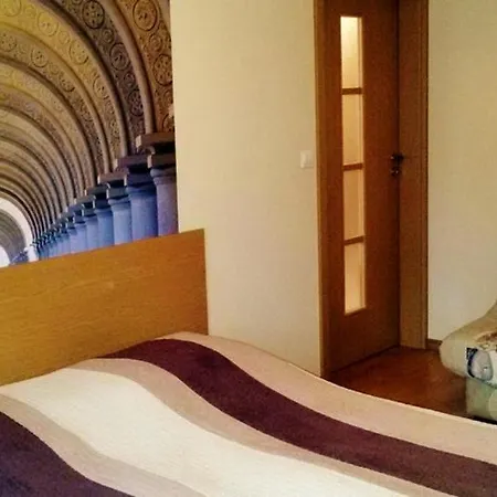 24 W Centrum Apartamento *